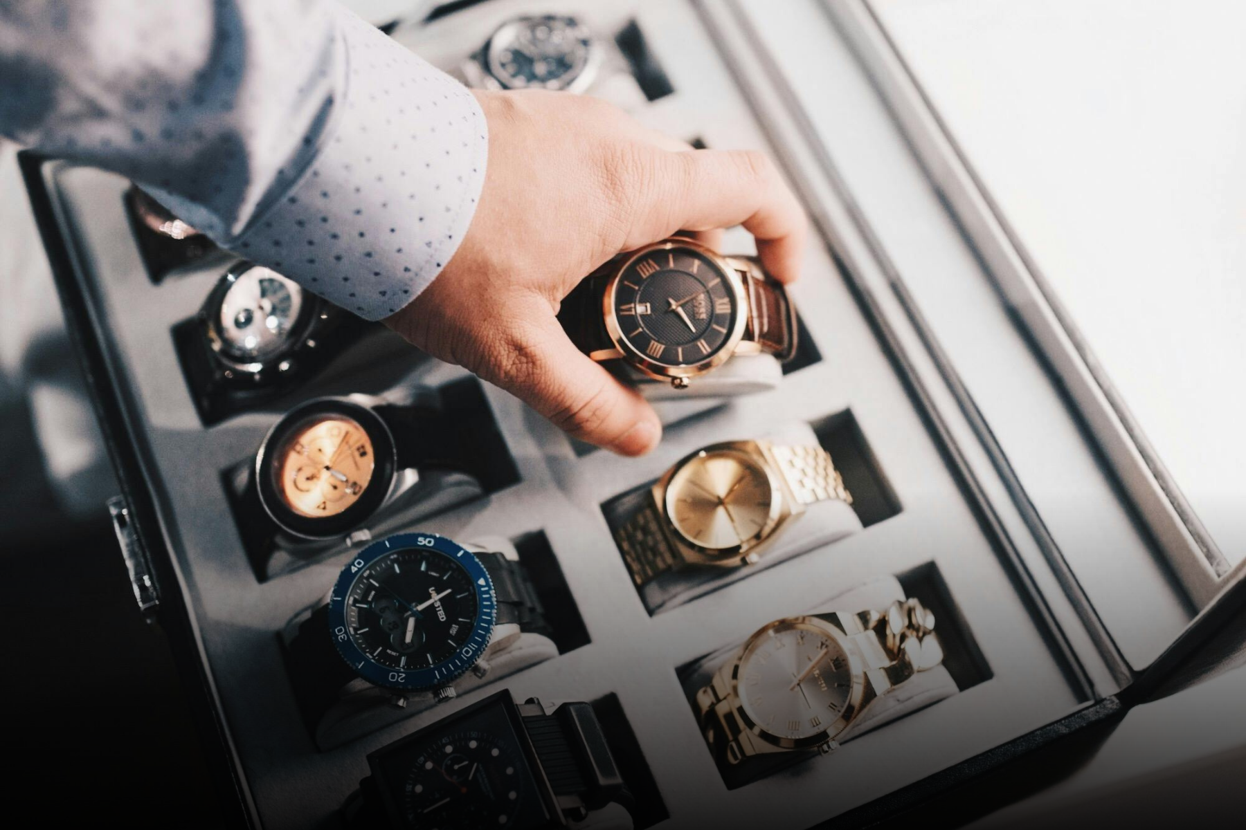 Vintage Is Back: Why Men and Collectors Choose Vintage Watches