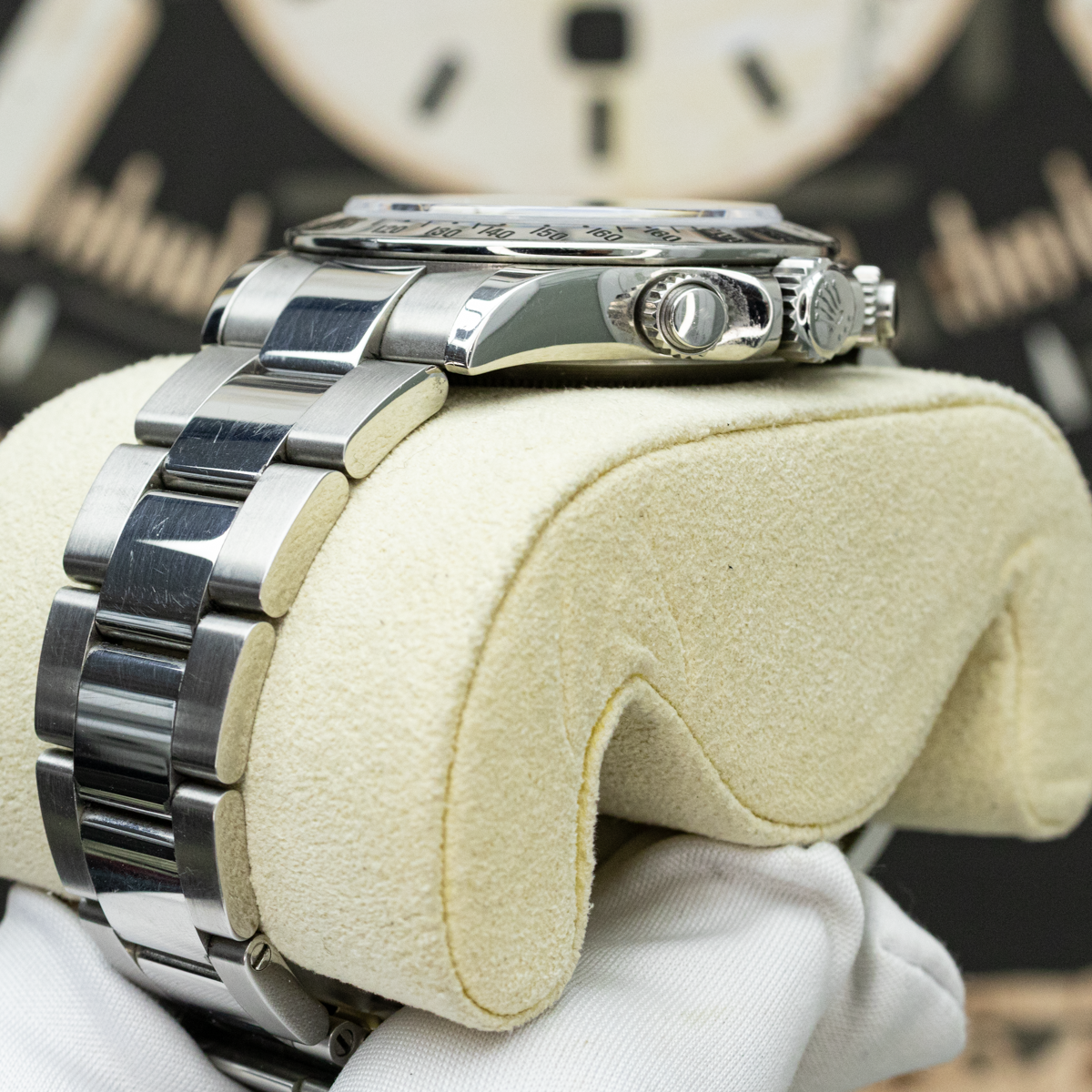 Rolex Cosmograph Daytona 116520 40mm White Dial Pre-Owned