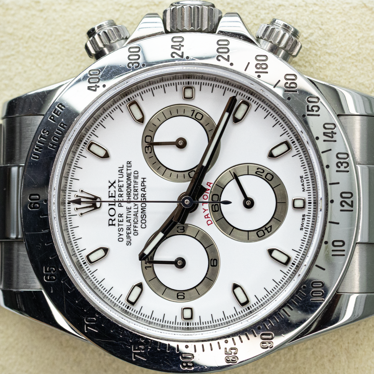 Rolex Cosmograph Daytona 116520 40mm White Dial Pre-Owned