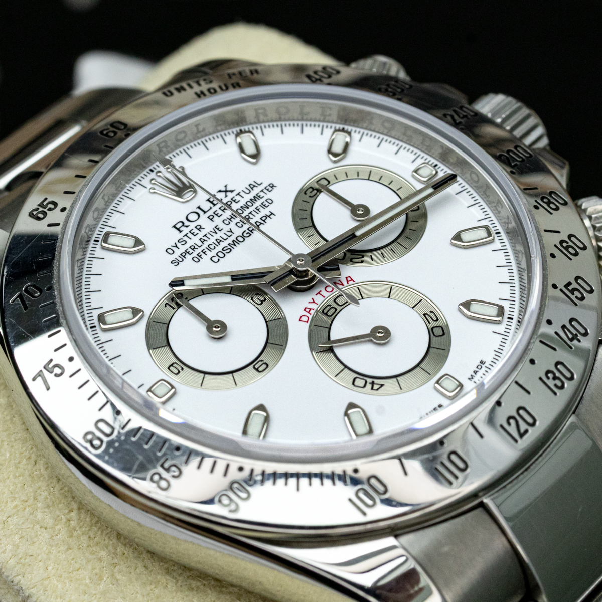 Rolex Cosmograph Daytona 116520 40mm White Dial Pre-Owned