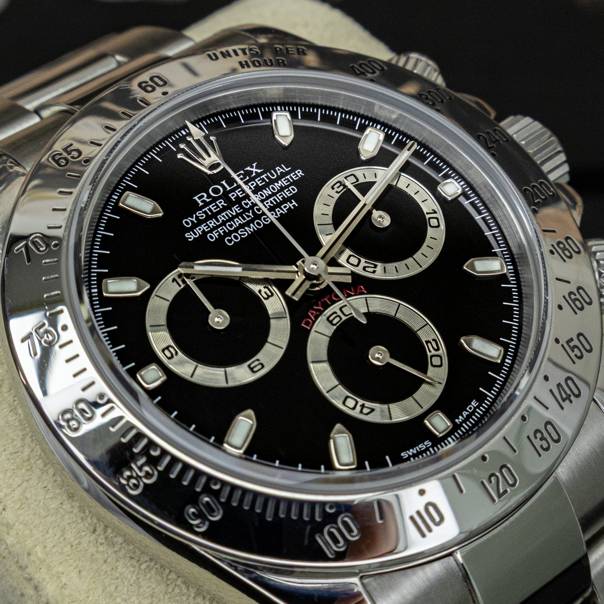 Rolex Cosmograph Daytona 116520 40mm Black Dial Pre-Owned