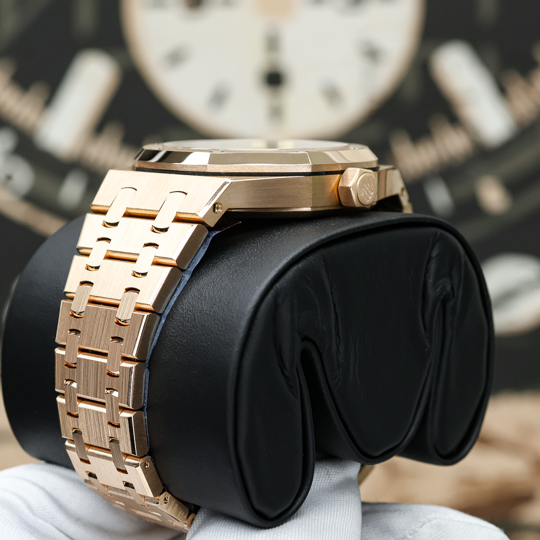 Audemars Piguet Royal Oak Self-Winding 15450OR 37mm Black Dial Pre-Owned