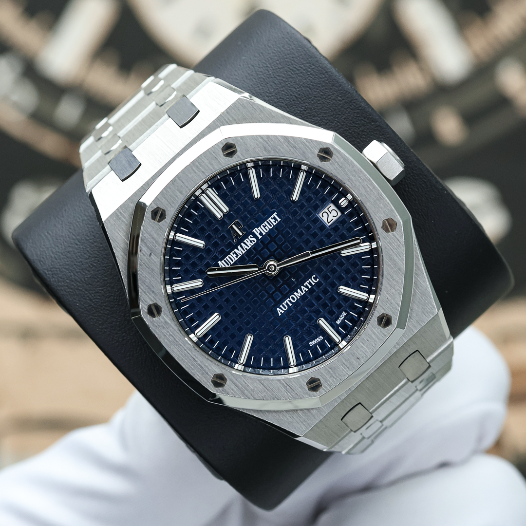 Audemars Piguet Royal Oak Self-Winding 15450ST 37mm Blue Dial Pre-Owned