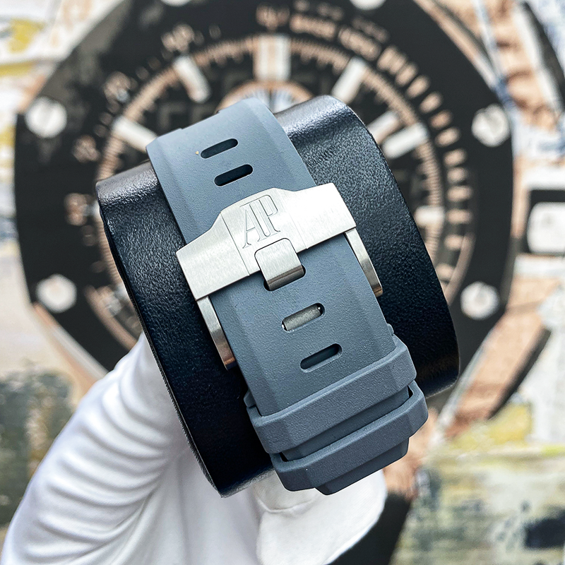 Audemars Piguet Royal Oak Offshore Diver 42mm 15720ST Grey Dial