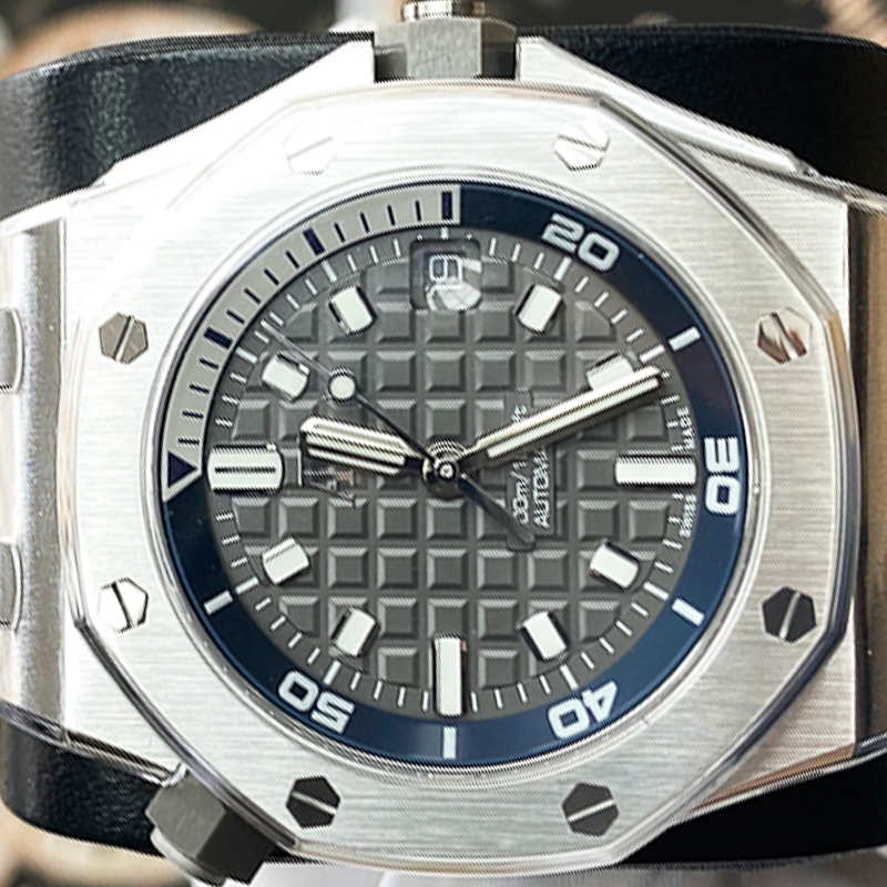Audemars Piguet Royal Oak Offshore Diver 42mm 15720ST Grey Dial