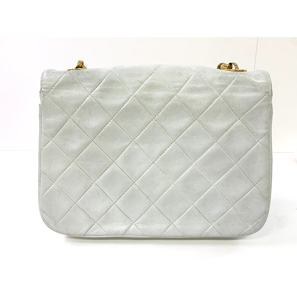 CHANEL White Vintage Flap Bag Gold Hardware Pre-Owned