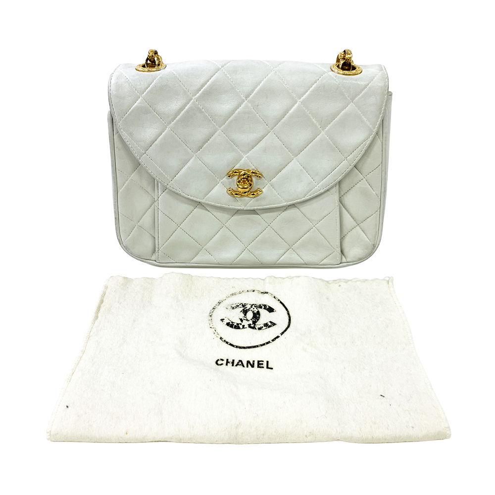CHANEL White Vintage Flap Bag Gold Hardware Pre-Owned