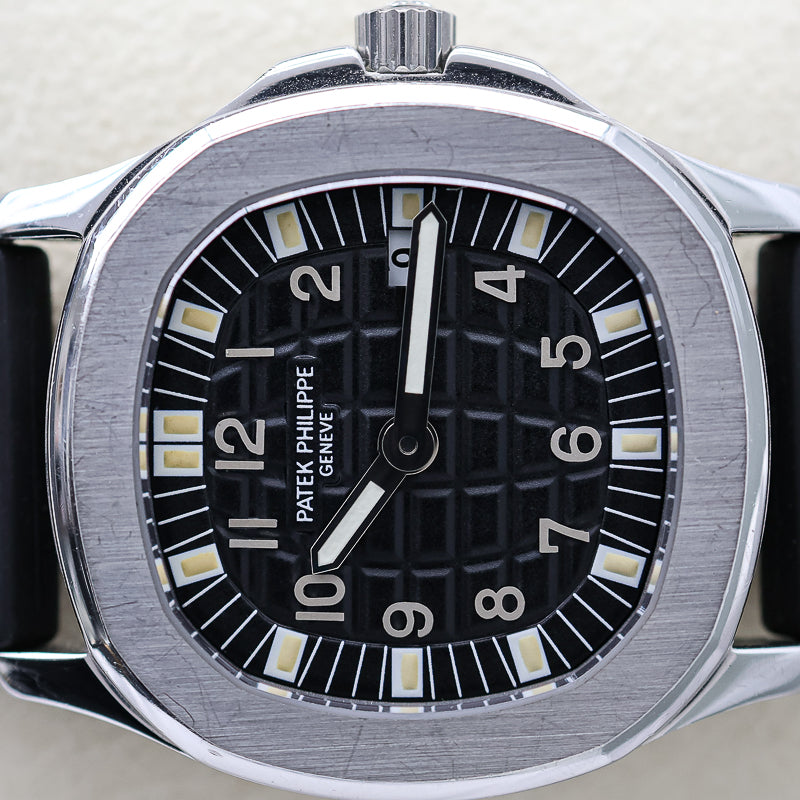Patek Philippe UNCUT Aquanaut Quartz 4960A 29mm Black Dial Pre-Owned