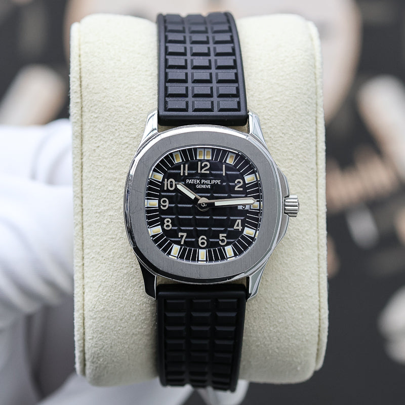 Patek Philippe Aquanaut Quartz 4960A 29mm Black Dial Pre-Owned