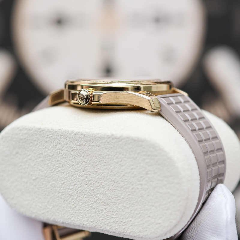 Patek Philippe Aquanaut Luce Haute Joaillerie 5072R 35.6mm Mother Of Pearl Dial Pre-Owned