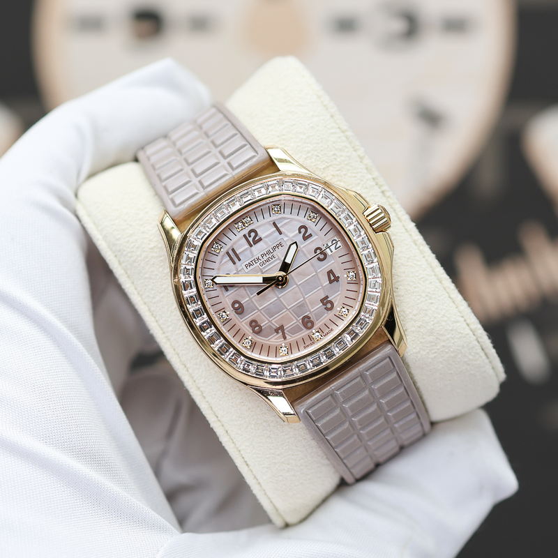Patek Philippe Aquanaut Luce Haute Joaillerie 5072R 35.6mm Mother Of Pearl Dial Pre-Owned