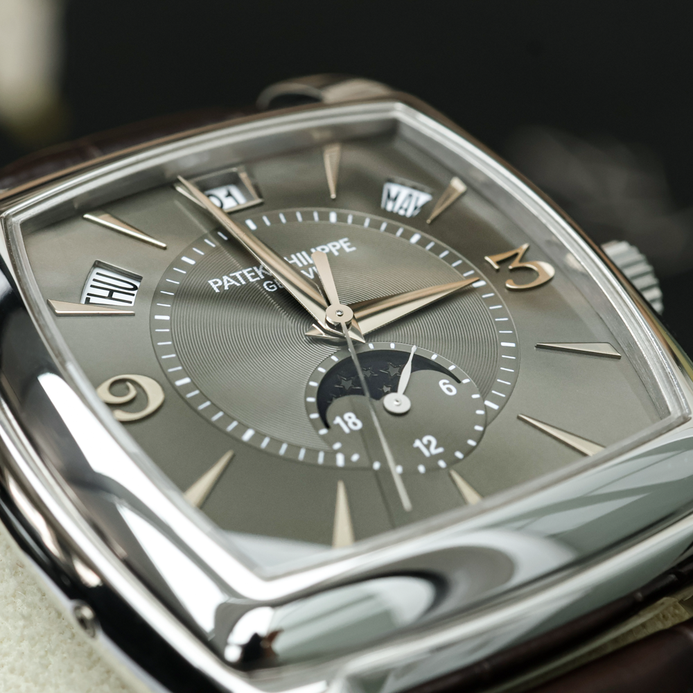 Patek Philippe Complications Gondolo Calendario 5135G 38.5mm Grey Dial Pre-Owned
