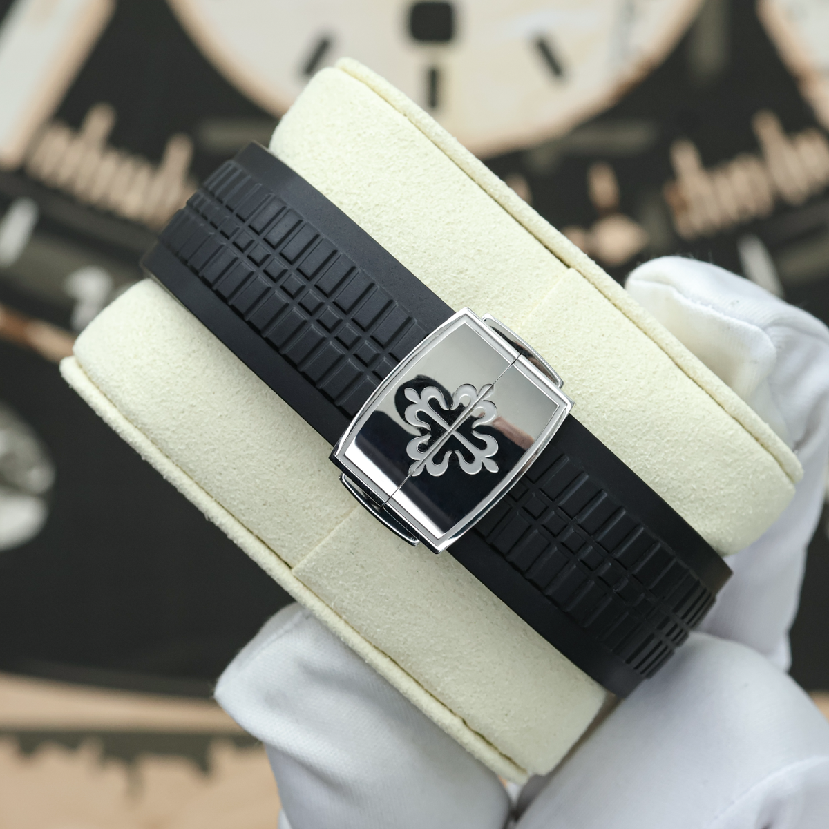 Patek Philippe Aquanaut Travel Time 5164A 40.8mm Black Dial Pre-Owned