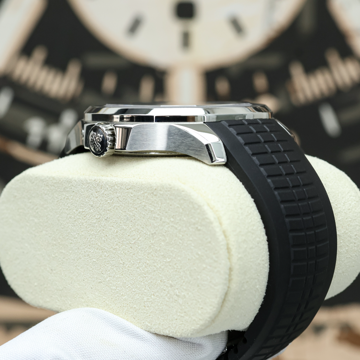 Patek Philippe Aquanaut Travel Time 5164A 40.8mm Black Dial Pre-Owned
