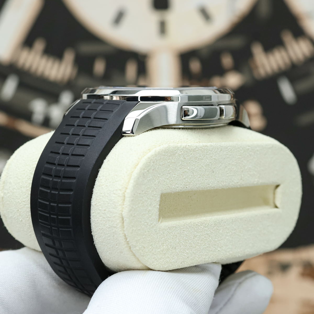 Patek Philippe Aquanaut Travel Time 5164A 40.8mm Black Dial Pre-Owned