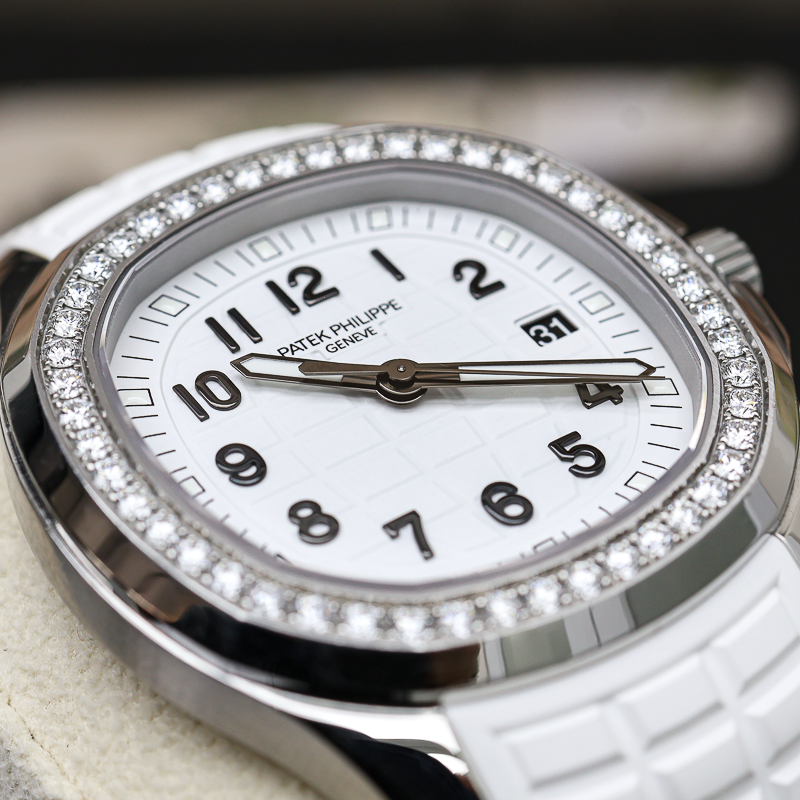 Patek Philippe Aquanaut Luce Quartz 5267/200A-010 38mm White Dial