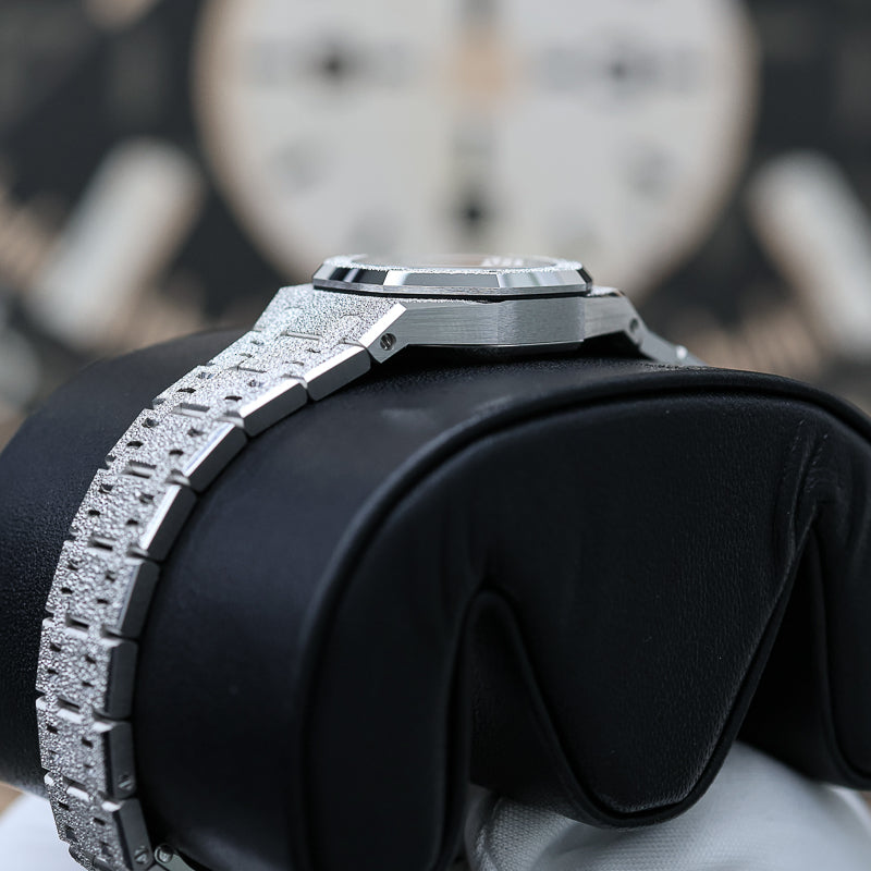 Audemars Piguet Royal Oak Mini Frosted Gold Quartz 67630BC.GG.1312BC.01-C 23mm Silver Dial