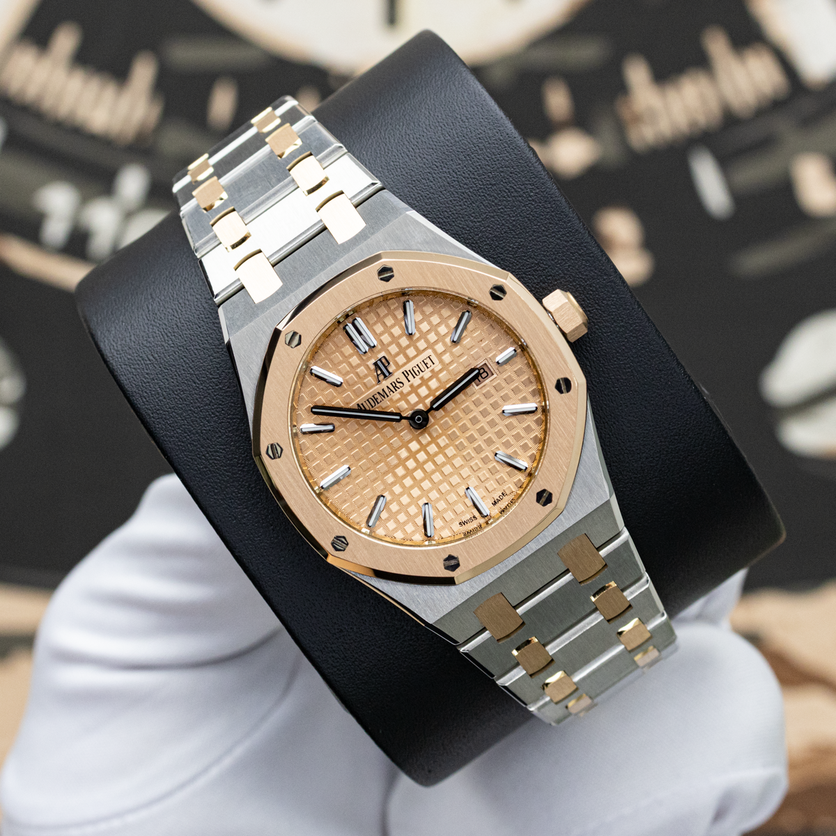 Audemars Piguet Royal Oak Quartz 67650SR 33mm Pink Dial Pre-Owned