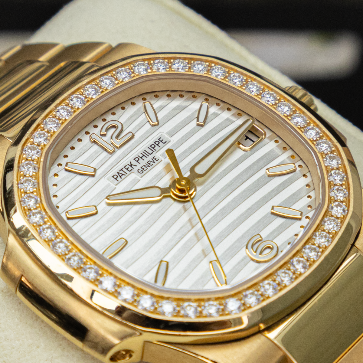 Patek Philippe Nautilus Quartz 7010/1R 32mm Silver Dial Pre-Owned