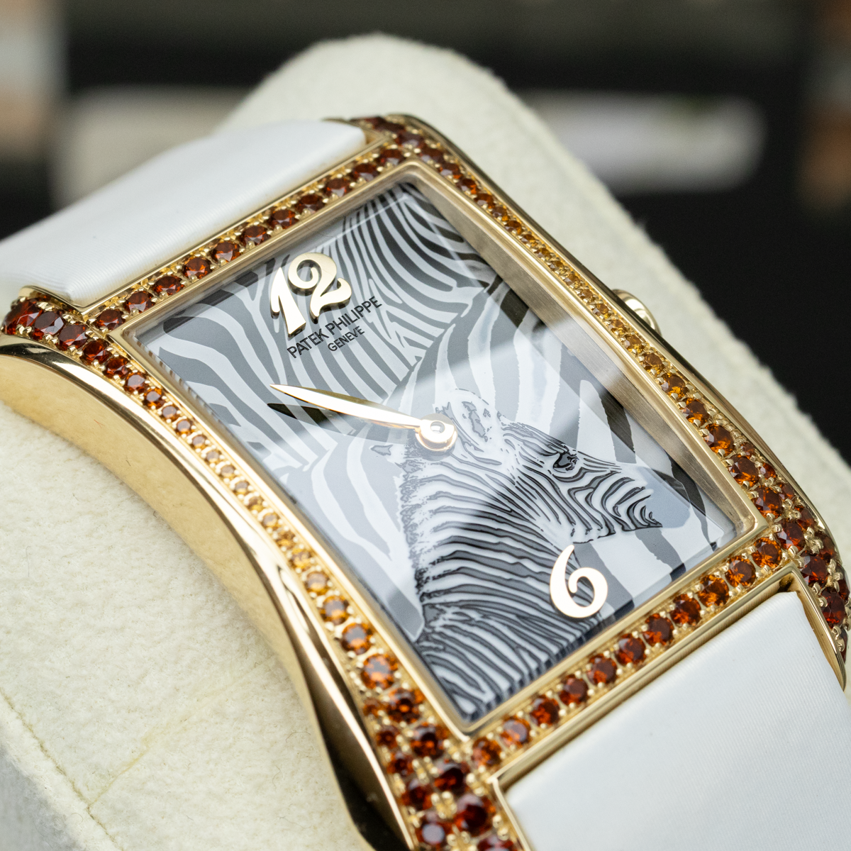 Patek Philippe Gondolo Serata Joaillerie Quartz 4962/200R 28.5mm Zebra Motif Dial