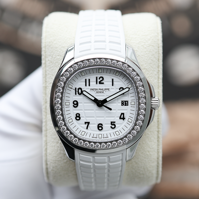 Patek Philippe Aquanaut Luce Quartz 5267/200A-010 38mm White Dial