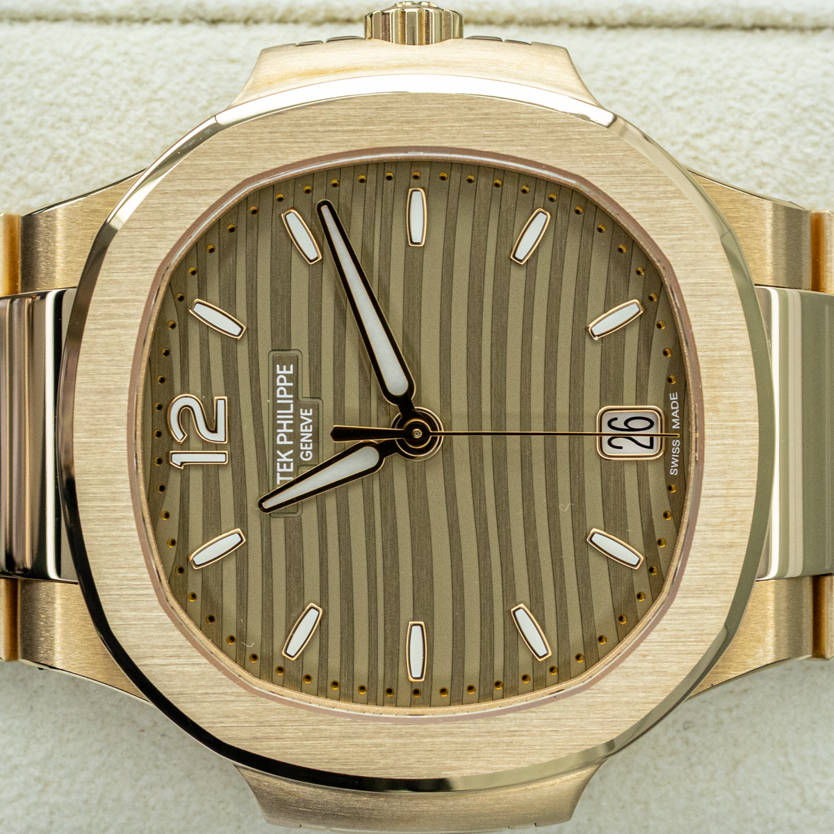 Patek Philippe 2026 Nautilus 7118/1R 35mm Champagne Dial