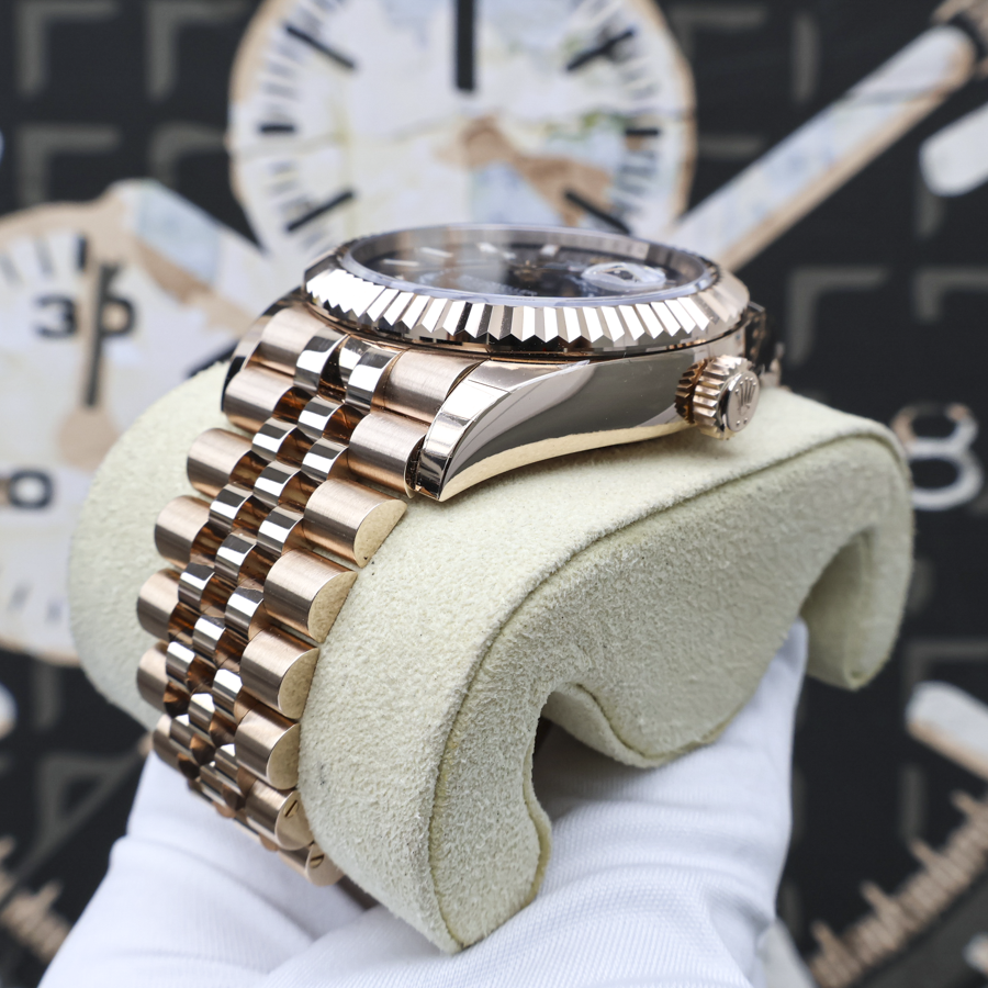 Rolex 2025 Sky-Dweller 42mm Blue Dial Rose Gold Jubilee 336935