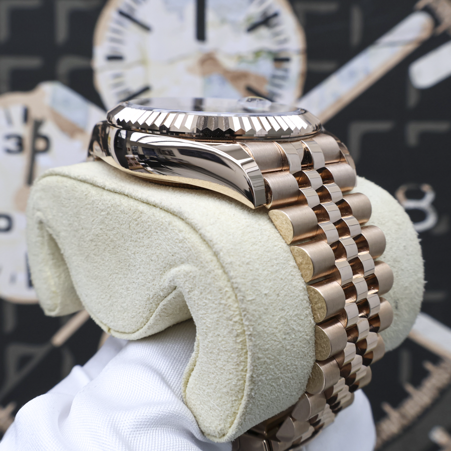 Rolex 2025 Sky-Dweller 42mm Blue Dial Rose Gold Jubilee 336935