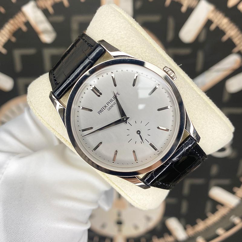 Patek Philippe Calatrava 37mm 5196G Silver Dial Pre-Owned