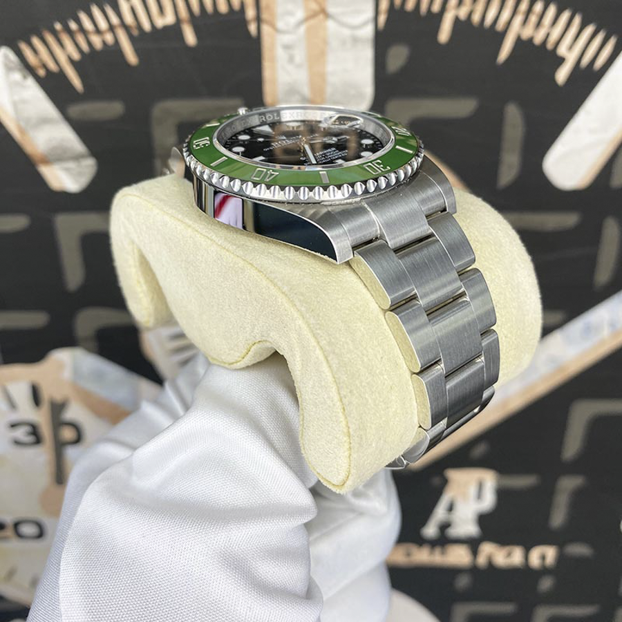 Rolex 2022 Submariner Date 41mm Starbucks 126610LV Black Dial Pre-Owned