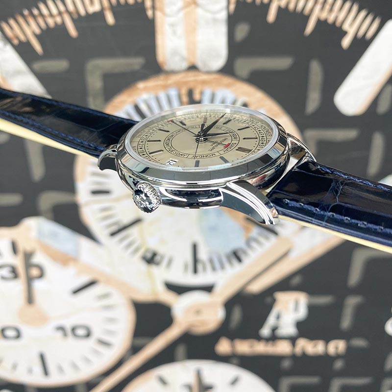 Patek Philippe Calatrava Complications Weekly Calendar 40mm 5212A-001 Silver Dial on an Original Blue Leather Strap