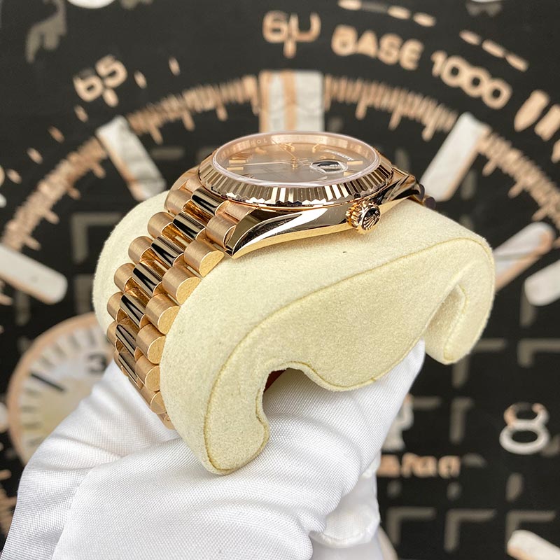 Rolex Day-Date 40 Presidential 228235 Fluted Bezel Sundust Dial