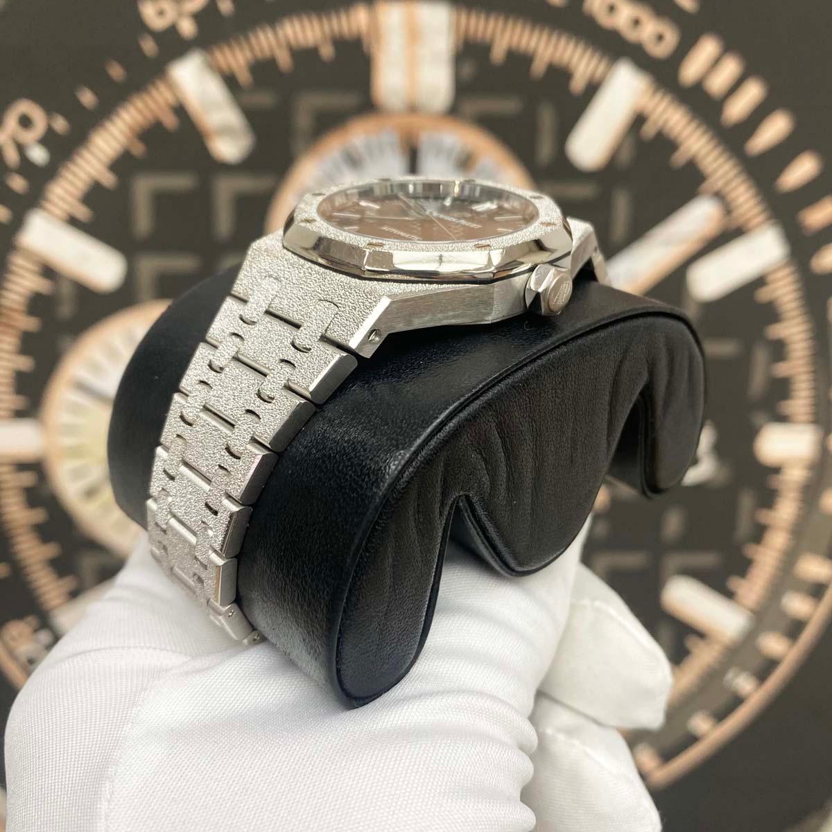 Audemars Piguet Royal Oak Frosted 37mm 15454BC.GG.1259BC.03 Black Dial Pre-Owned - Gotham Trading 