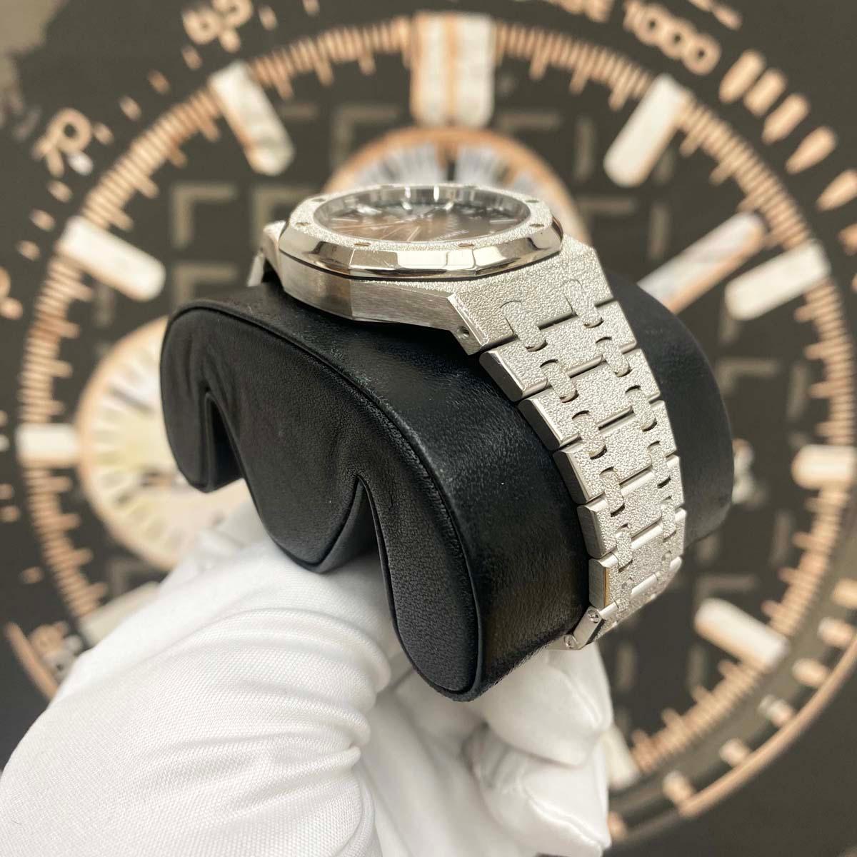 Audemars Piguet Royal Oak Frosted 37mm 15454BC.GG.1259BC.03 Black Dial Pre-Owned - Gotham Trading 