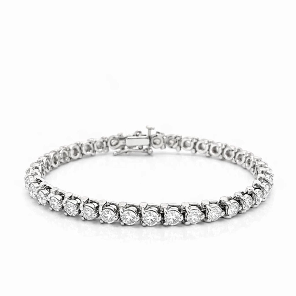 Classic Round Brilliant Cut Diamond Tennis Bracelet in White Gold