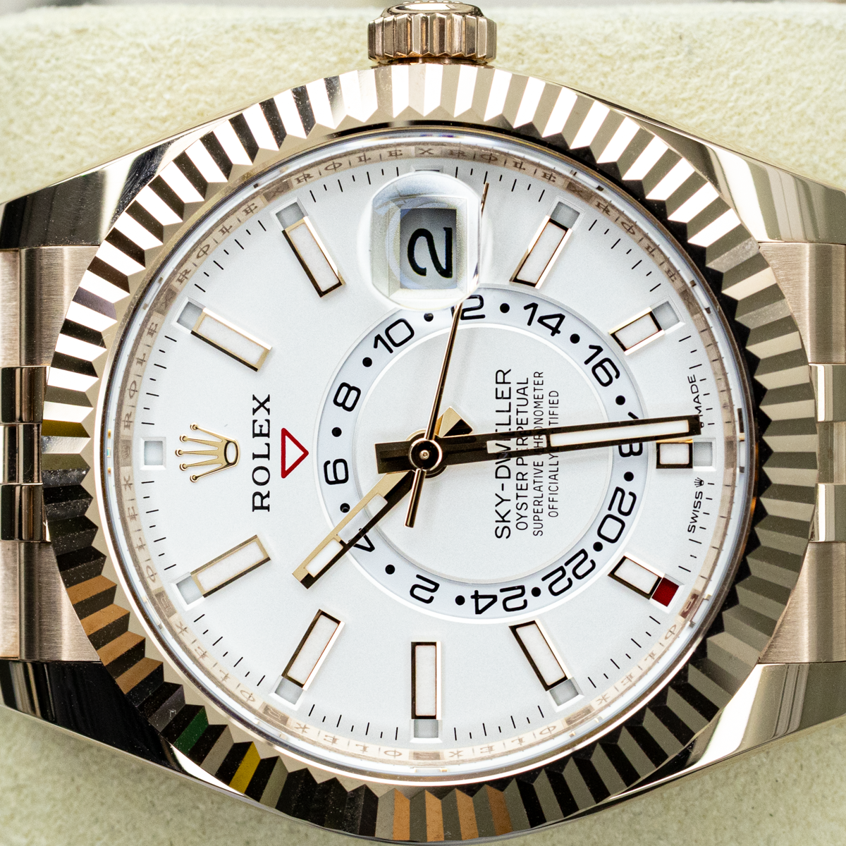 Rolex Sky-Dweller 336935 42mm White Dial