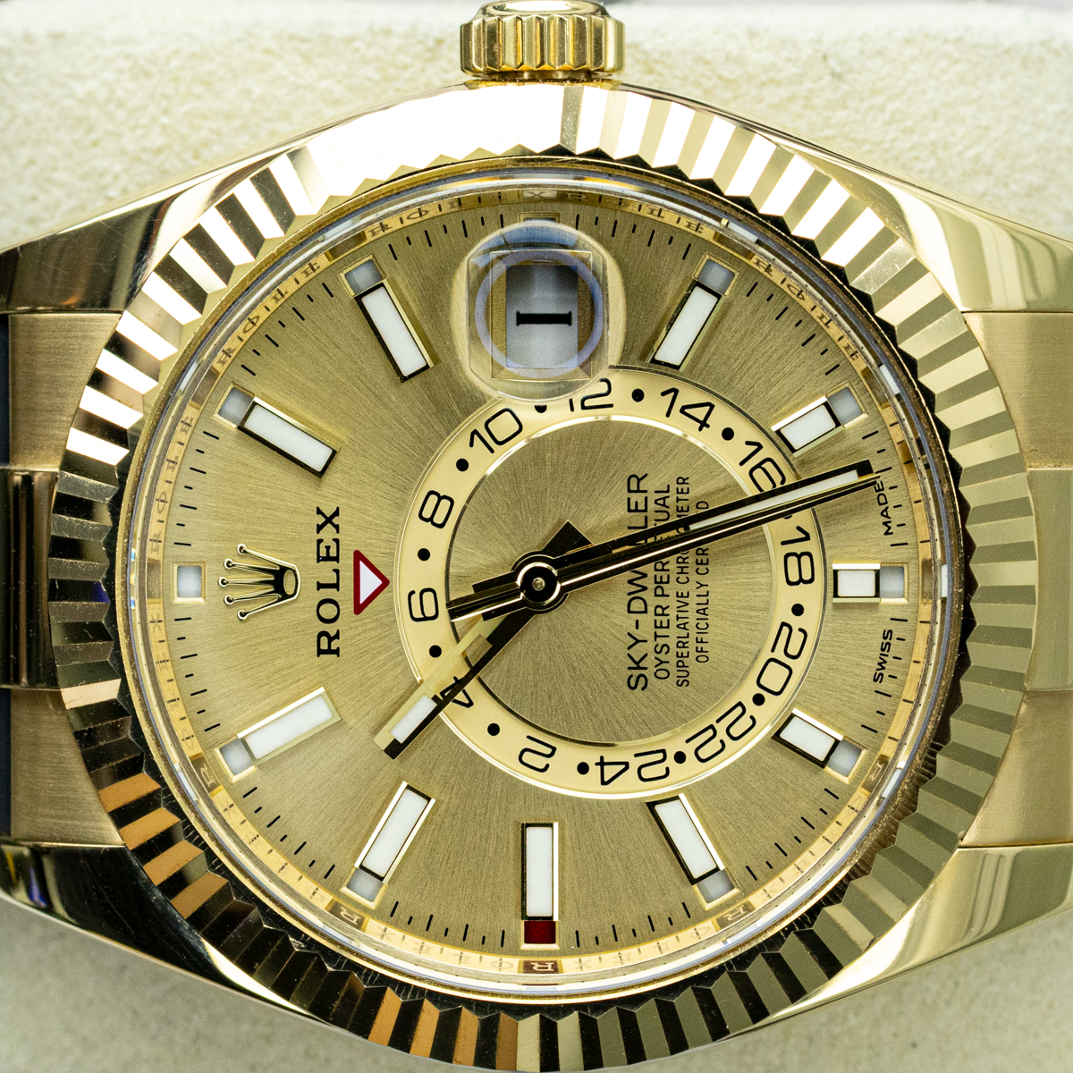 Rolex Sky-Dweller 326238 42mm Champagne Dial Pre-Owned